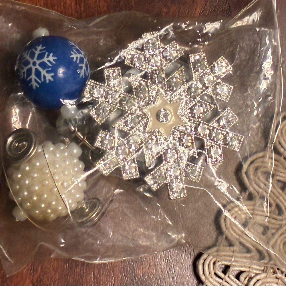Elegant Silver Snowflake badge/Key Holder